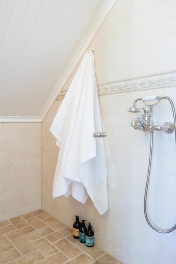 B&B Kaepylaen Helmi טמפרה מראה חיצוני תמונה